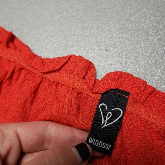 3/$15 Windsor dark orange cold shoulder ruffled crop top women's size large - Picture 6 of 8